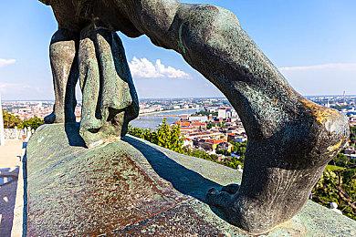 前贝塞斯达和黑曜石员工组建的工作室新作《Wyrdsong》遭遇开发困难